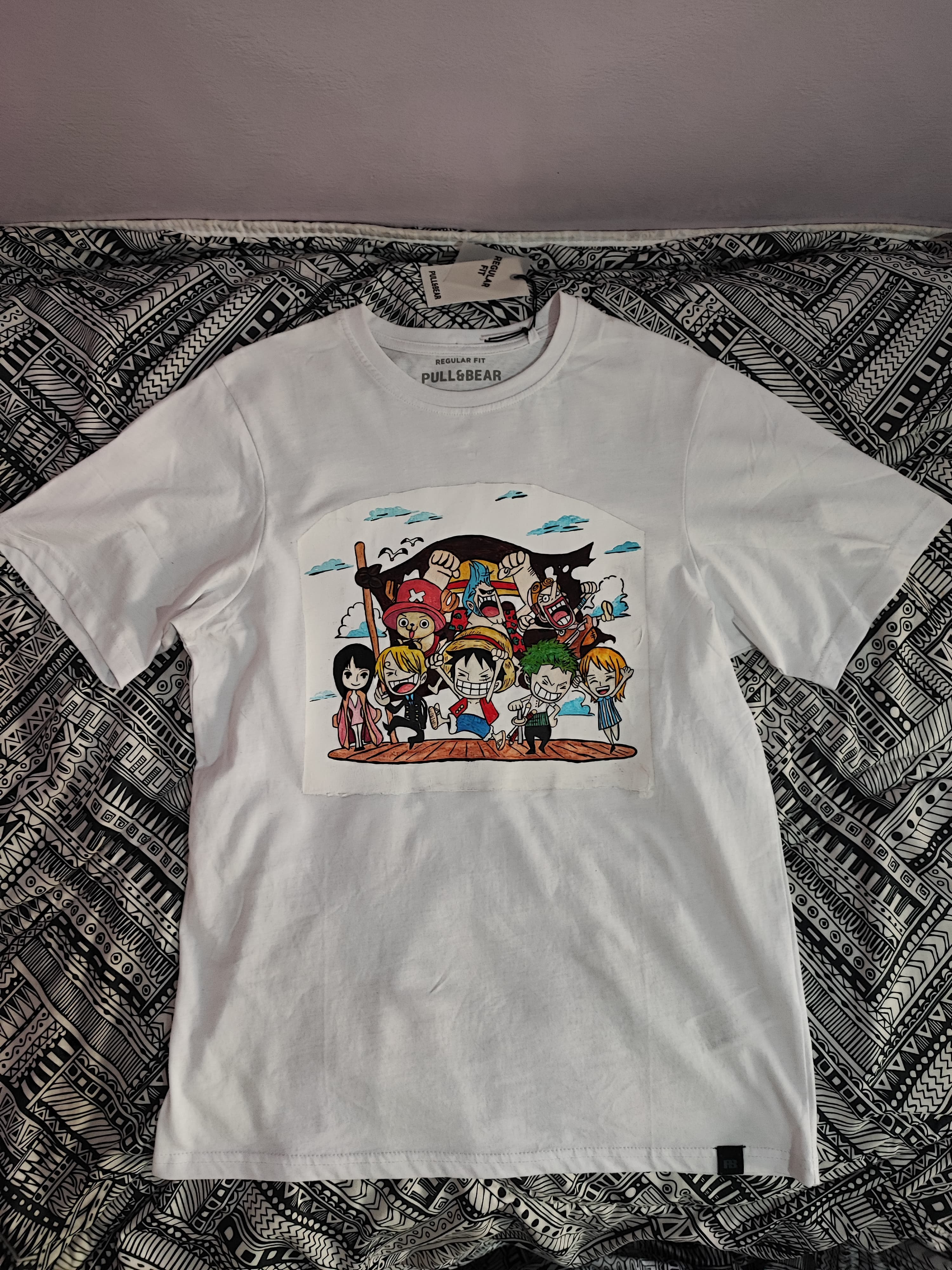 One piece Strawhats hand painted on tshirt